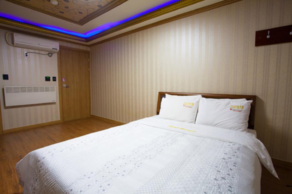 Guangju Hotel Banana Gwangju Metropolitan City Exterior foto