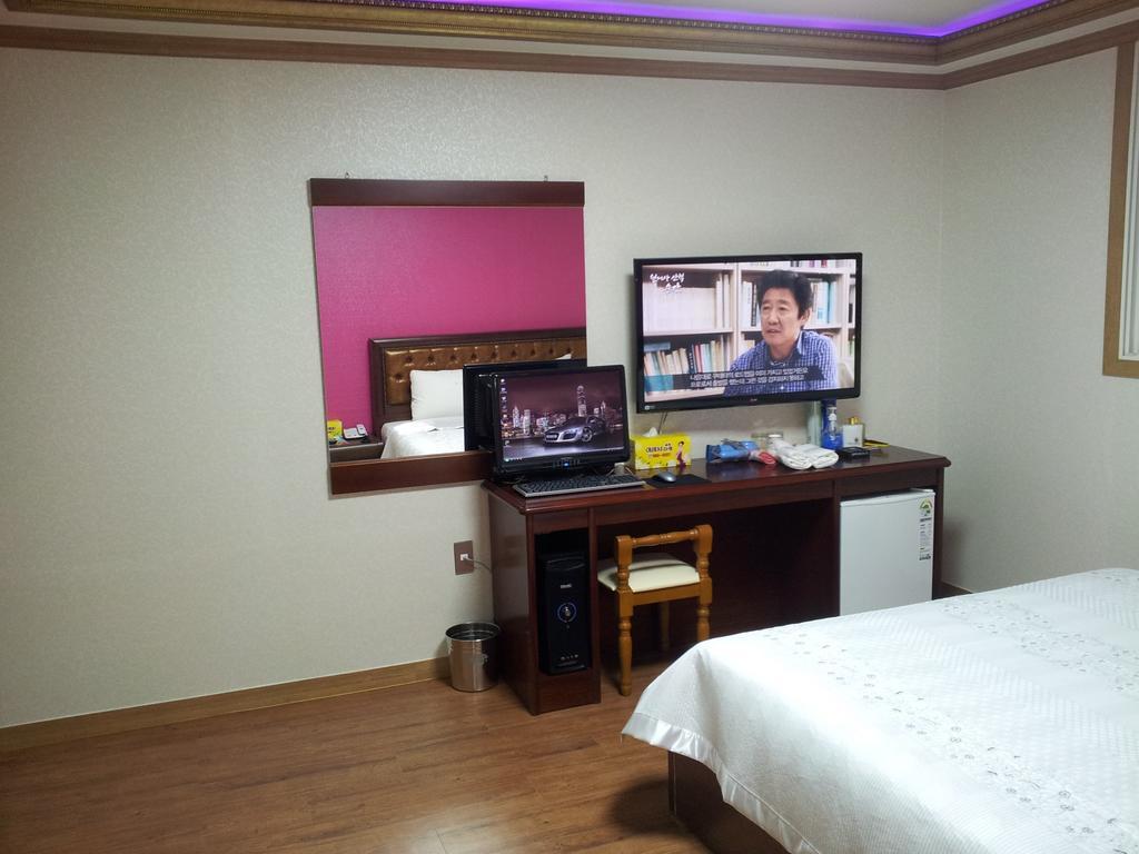 Guangju Hotel Banana Gwangju Metropolitan City Exterior foto