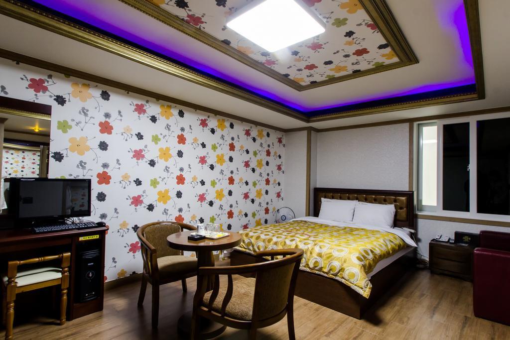 Guangju Hotel Banana Gwangju Metropolitan City Exterior foto