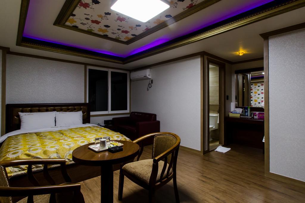Guangju Hotel Banana Gwangju Metropolitan City Exterior foto